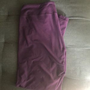 Plus sized purple leggings